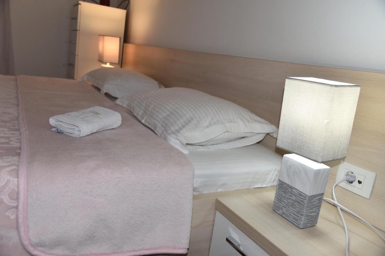 Apartment Lux Fontana Budua Esterno foto